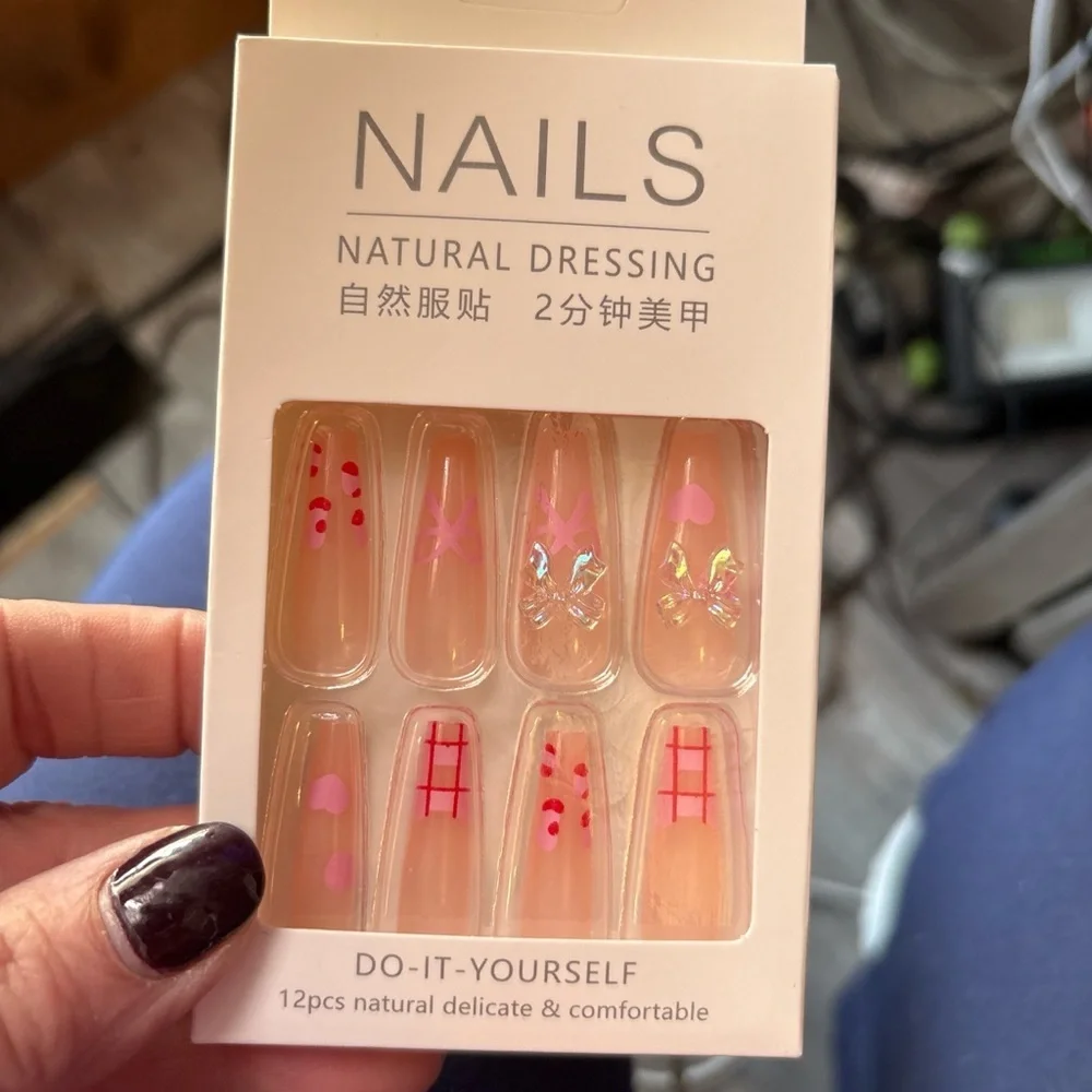 Press-On Nails with Floral Design